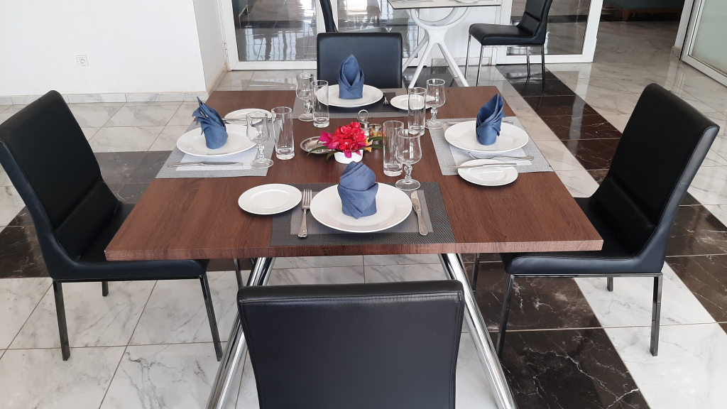 NOTRE RESTAURANT